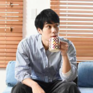 話している人物の写真:男性8